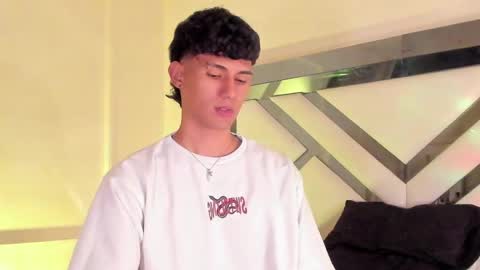 Snapshot of kingparker1 chatting on 02-20-25, 06:28 A L E X online show from 02-20-25, 06:28