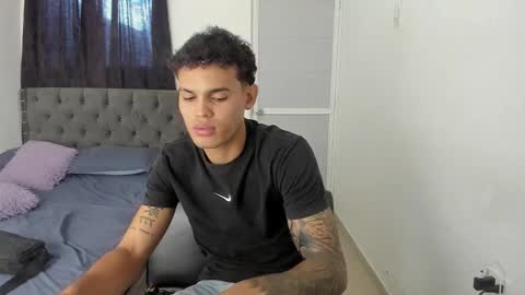 Snapshot of kings_latins chatting on 12-21-25, 07:21 DOMINANT ALPHA KINGS online show from 12-21-25, 07:21