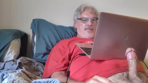 kingtongue10 online show from 05-19-26, 09:43