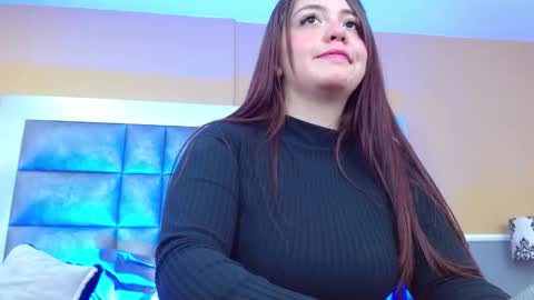 Snapshot of kinky__lovers chatting on 10-12-25, 03:27 Issabella online show from 10-12-25, 03:27