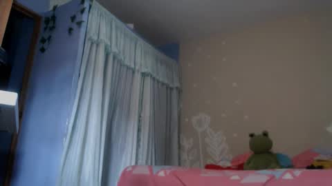 kinky_eli_ online show from 04-17-26, 02:42