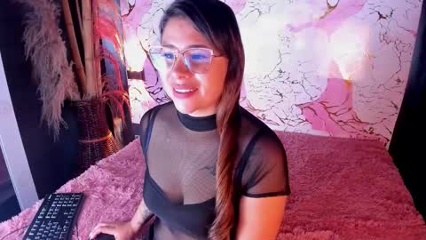 Snapshot of kinky_esmerald chatting on 03-02-26, 11:06 online show from 03-02-26, 11:06