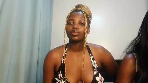 Snapshot of kinky_lola1 chatting on 10-20-25, 07:25 Lola online show from 10-20-25, 07:25
