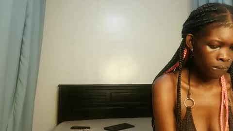 Lola online show from 12-04-25, 11:46