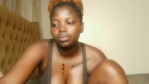 Lola online show from 01-17-26, 01:16