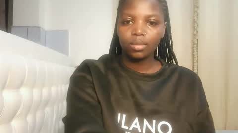 Lola online show from 04-02-26, 11:24