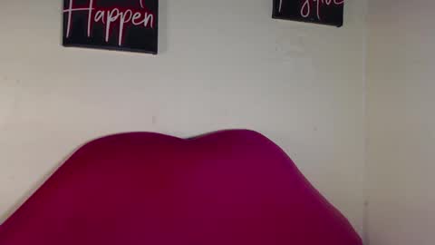 Snapshot of kinky_me1 chatting on 04-27-26, 07:39 princess online show from 04-27-26, 07:39