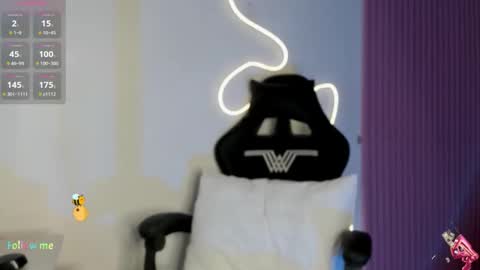 Snapshot of kinky_yeyns chatting on 02-12-26, 01:00 kinky yeyns online show from 02-12-26, 01:00