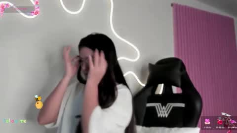 Snapshot of kinky_yeyns chatting on 02-22-26, 02:24 kinky yeyns online show from 02-22-26, 02:24