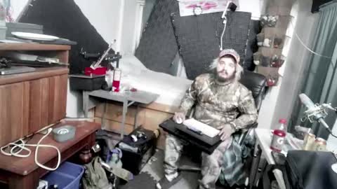 Snapshot of kinkybiguy14 chatting on 09-09-25, 09:20 Kinky Cassie online show from 09-09-25, 09:20