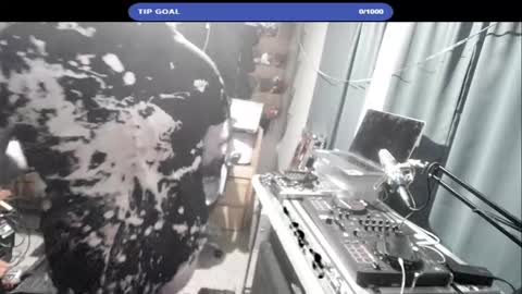 Snapshot of kinkybiguy14 chatting on 09-12-25, 05:07 Kinky Cassie online show from 09-12-25, 05:07