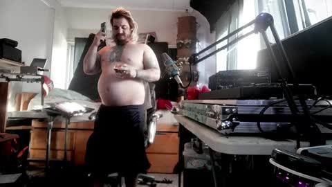 Snapshot of kinkybiguy14 chatting on 09-17-25, 01:02 Kinky Cassie online show from 09-17-25, 01:02