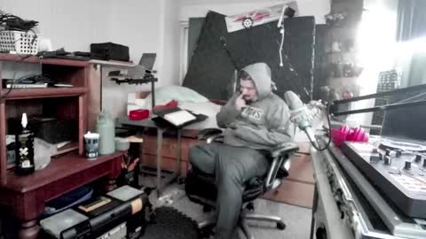 Snapshot of kinkybiguy14 chatting on 09-18-25, 07:32 Kinky Cassie online show from 09-18-25, 07:32