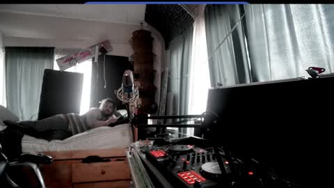 Snapshot of kinkybiguy14 chatting on 10-05-25, 10:18 Kinky Cassie online show from 10-05-25, 10:18