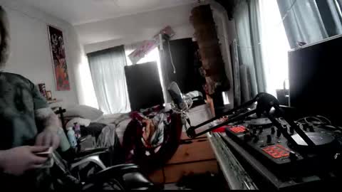 Snapshot of kinkybiguy14 chatting on 10-06-25, 05:10 Kinky Cassie online show from 10-06-25, 05:10