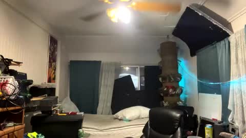 Snapshot of kinkybiguy14 chatting on 11-05-25, 07:41 Kinky Cassie online show from 11-05-25, 07:41