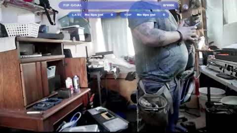 Snapshot of kinkybiguy14 chatting on 11-21-25, 01:43 Kinky Cassie online show from 11-21-25, 01:43