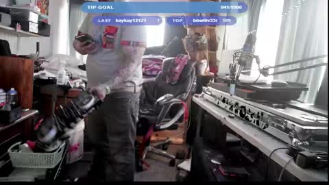 Snapshot of kinkybiguy14 chatting on 11-22-25, 02:49 Kinky Cassie online show from 11-22-25, 02:49