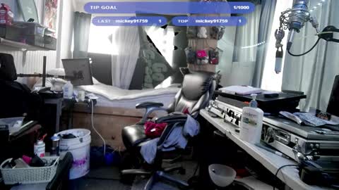 Snapshot of kinkybiguy14 chatting on 12-03-25, 07:56 Kinky Cassie online show from 12-03-25, 07:56