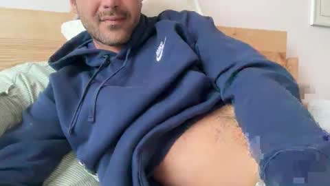 M online show from 03-07-26, 08:33