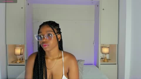 M A R A  online show from 10-05-25, 12:03