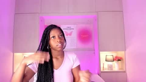 M A R A  online show from 10-23-25, 12:15