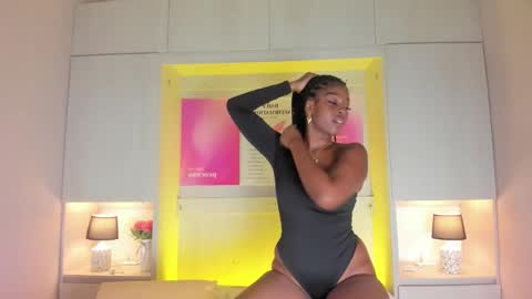 M A R A  online show from 12-15-25, 07:51