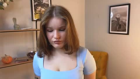 Snapshot of kioron_moore chatting on 12-14-25, 10:42 Fiona online show from 12-14-25, 10:42