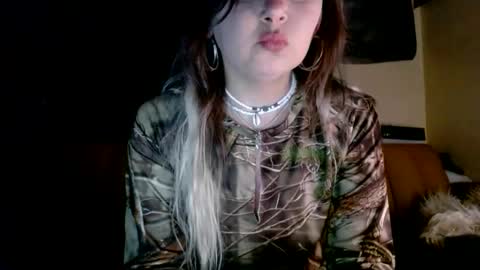 Snapshot of kipsy420 chatting on 04-20-26, 07:22 Kipsy Rose online show from 04-20-26, 07:22