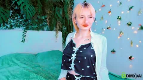 Snapshot of kira__cutie chatting on 05-03-26, 09:10 Kira online show from 05-03-26, 09:10