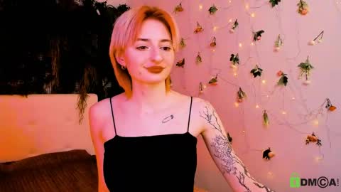 Snapshot of kira__cutie chatting on 05-15-26, 11:01 Kira online show from 05-15-26, 11:01