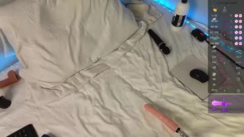 Snapshot of kira_briis chatting on 03-02-25, 08:16 Kira Briis online show from 03-02-25, 08:16