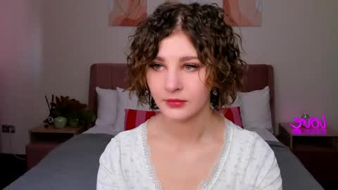 Kira online show from 05-25-26, 12:16