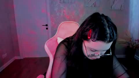 kira online show from 04-01-26, 01:06