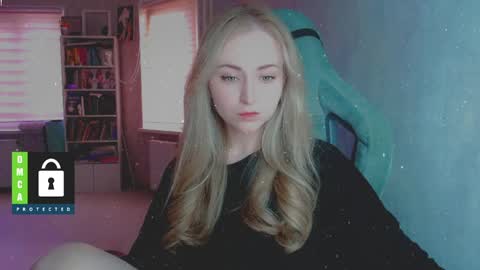 Snapshot of kira_love_sleep chatting on 05-12-26, 04:59 you know thumb up me please its important online show from 05-12-26, 04:59