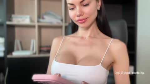 Snapshot of kira_mmr chatting on 05-26-26, 10:00 Kira and friends online show from 05-26-26, 10:00