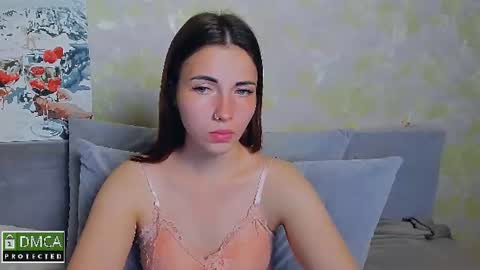 Kira  online show from 06-17-26, 06:53