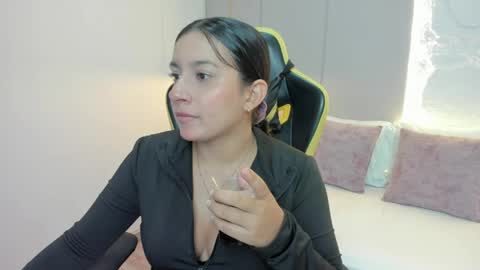 K I R A online show from 04-20-26, 11:24