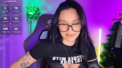 Snapshot of kira_sapphire chatting on 12-19-25, 02:18 Kira online show from 12-19-25, 02:18