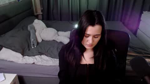 Kira  follow me  online show from 12-28-24, 01:29