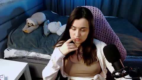 Kira  follow me  online show from 02-06-25, 05:19