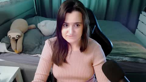 Kira  follow me  online show from 02-18-25, 01:43