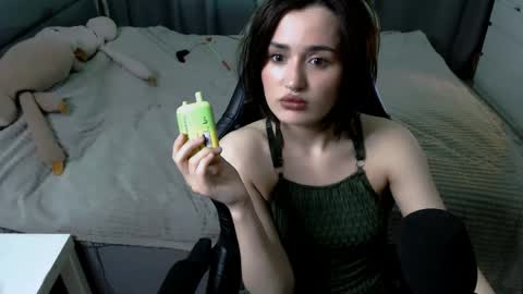 Kira  follow me  online show from 05-27-26, 10:51