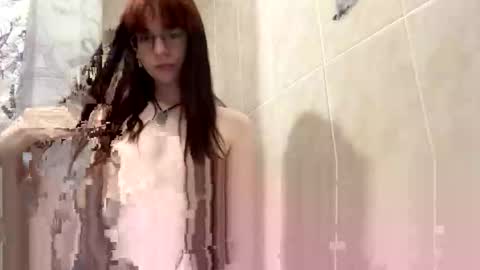 Snapshot of kiraazata chatting on 10-14-25, 07:31 kiraazata online show from 10-14-25, 07:31