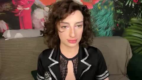 Kira  online show from 04-18-26, 05:39