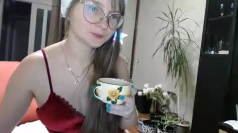 KiraGoldens online show from 12-26-24, 12:49