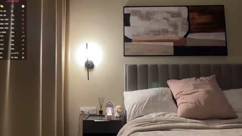 Kira online show from 01-28-25, 01:49