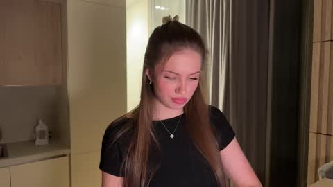 Kira online show from 09-24-25, 04:32