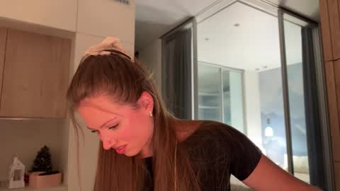 Kira online show from 02-18-26, 06:04