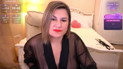 Snapshot of kiraroxx chatting on 03-10-25, 10:34 Kira online show from 03-10-25, 10:34